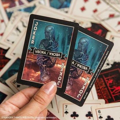 Jeu de Cartes Stranger Things - Boîte Métal Rétro